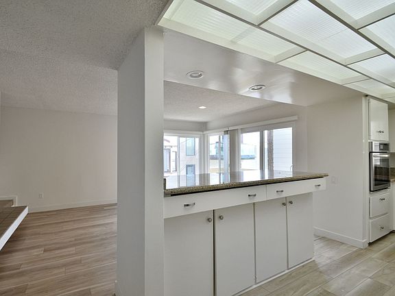 5th image of 222 33rd St #222