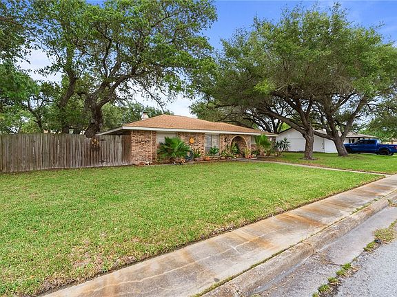2nd image of 1638 W Palm Dr