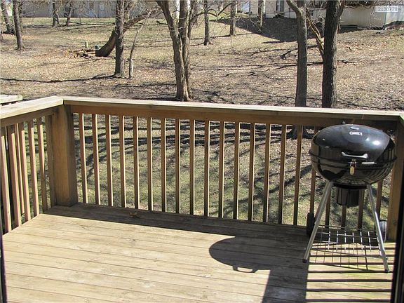 4th image of 517 NE Malibu Dr