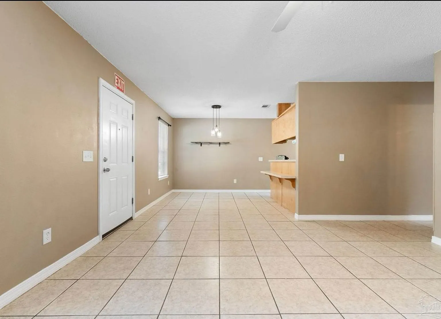 3 bed, 984 sqft, $1,500 — Photo 3