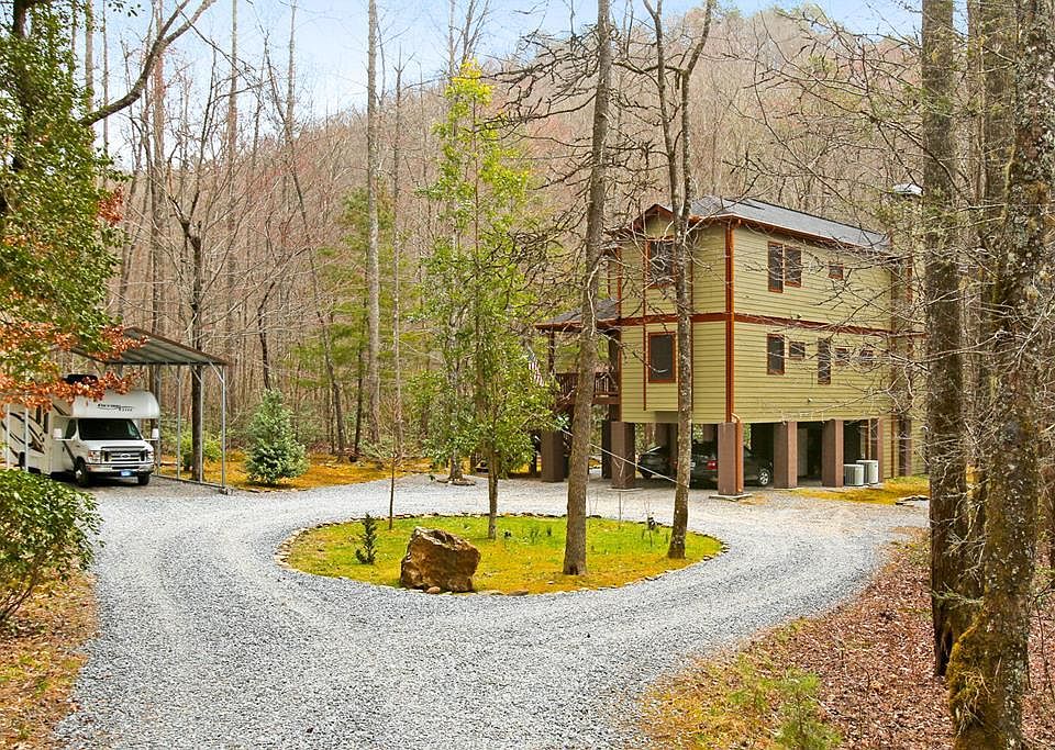 1st image of 546 Compass Creek Dr