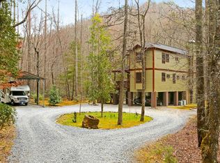 546 Compass Creek Dr, Hayesville, NC 28904