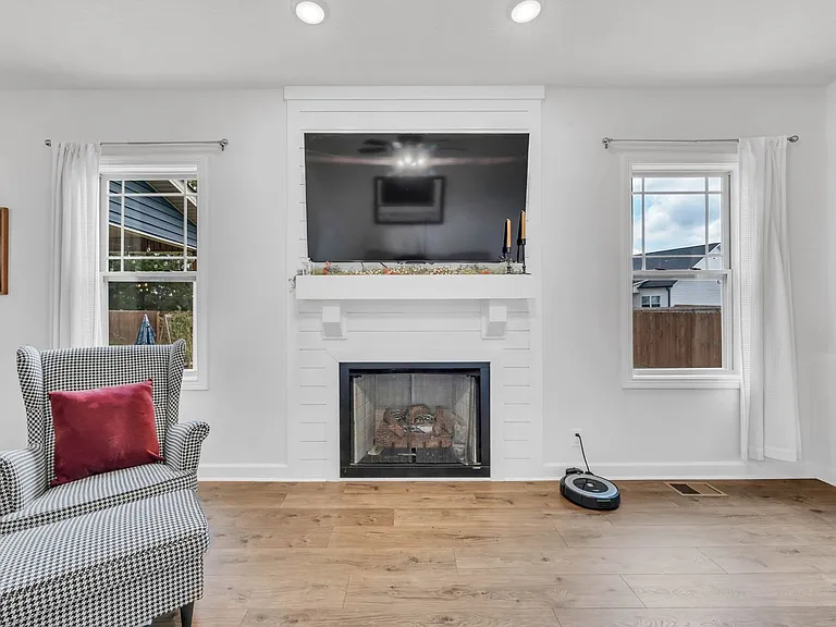 2023 Ireland Way — Photo 9