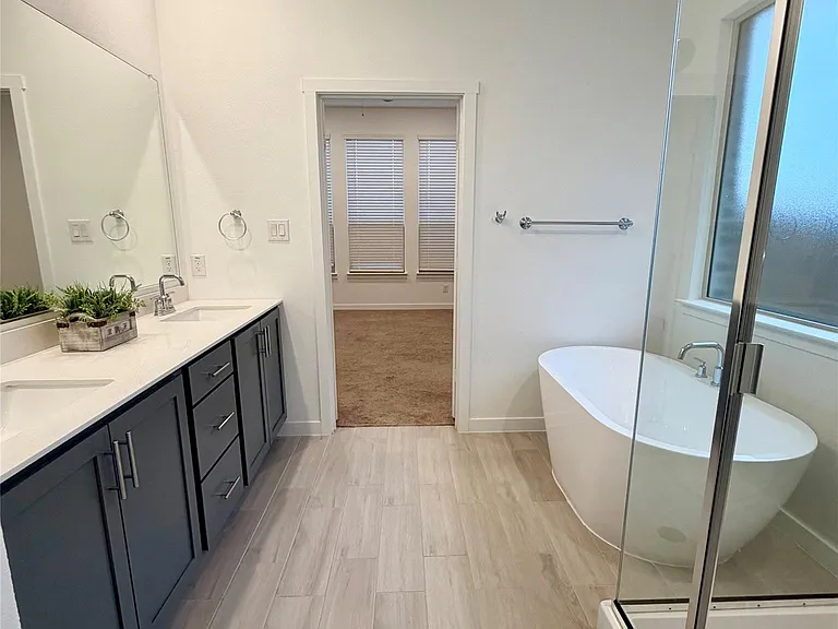 541 Breeds Hill Rd — Photo 8