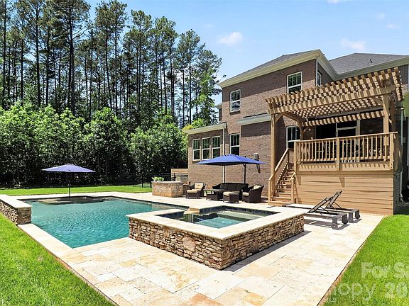 2nd image of 229 Eden Hollow Ln