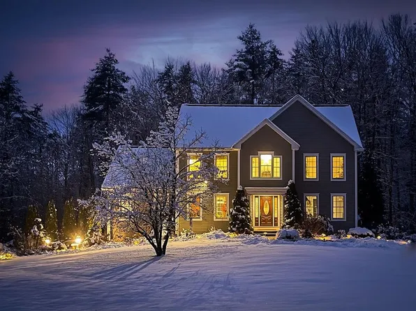 15 Arlington Drive, Dover, NH 03820