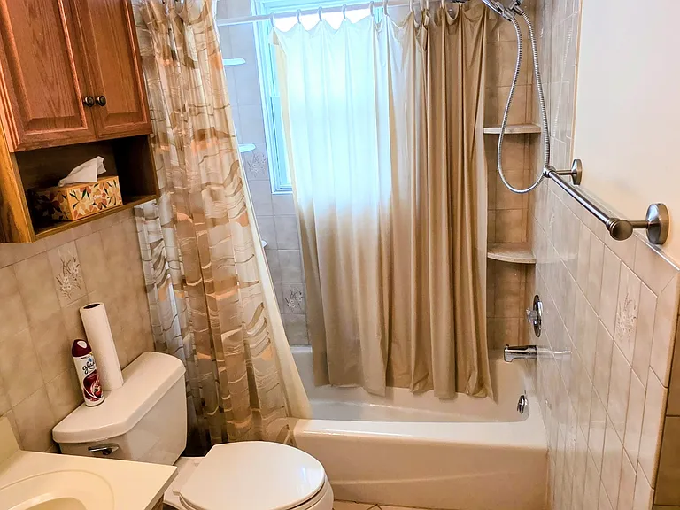 648 Milton Ave — Photo 10