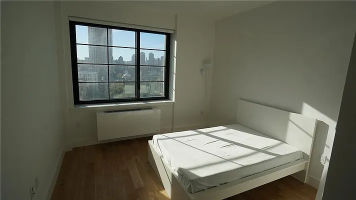 Rented by R New York | media 15