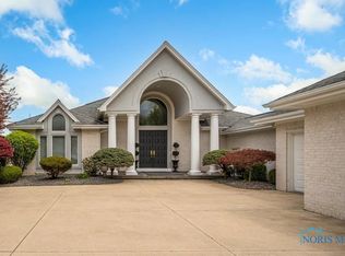 3153 Deep Water Ln, Maumee, OH 43537