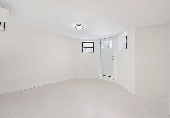 5th image of 25 Stephens Ct #G