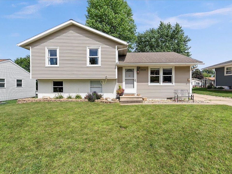 1st image of 3828 Spruce Hills Dr