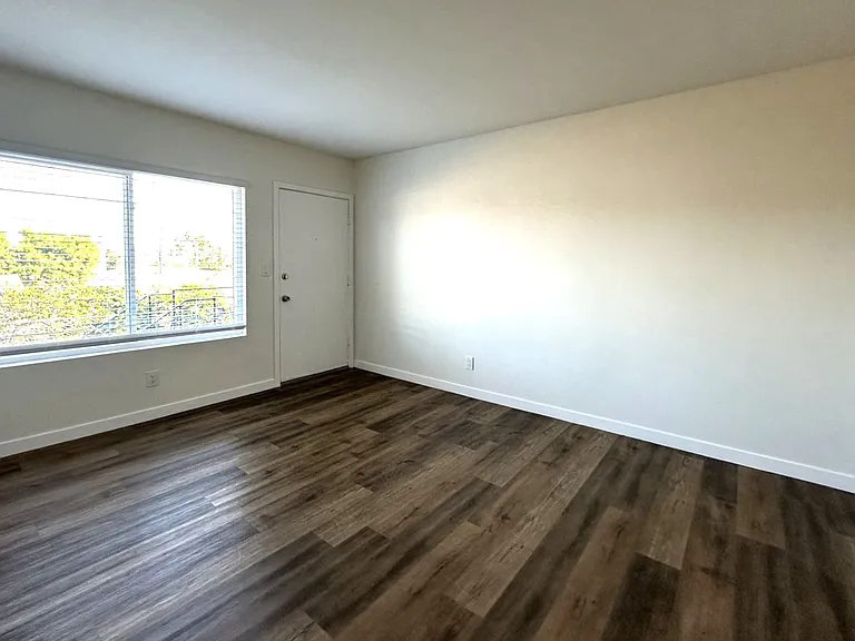 4460 Mississippi St #8 — Photo 19