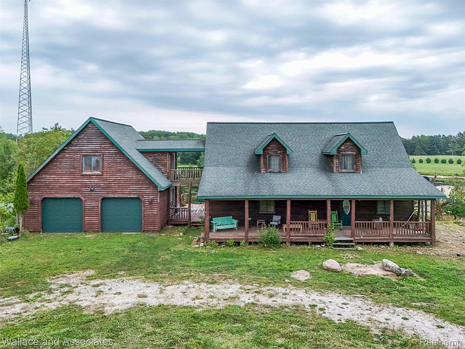1st image of 4843 Bamfield Rd