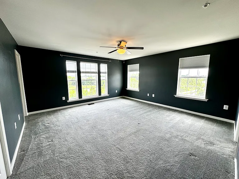661 E Church St #B — Photo 12
