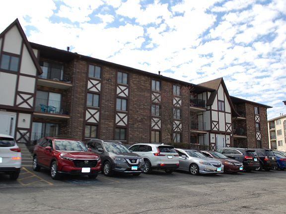 3rd image of 10532 Ridge Cove Dr APT 27A