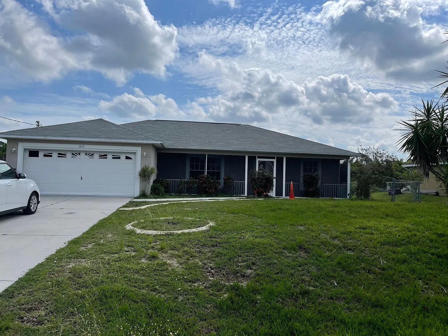 3 bed, 2.0 bath, 1409 sqft, $1,595 — Photo 1