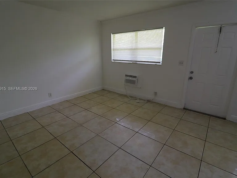 1341 NE 5th Ter #3 — Photo 27