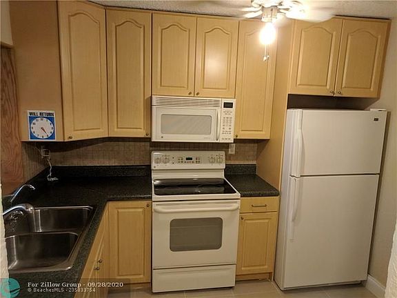 3rd image of 1200 NE 125th St #312C