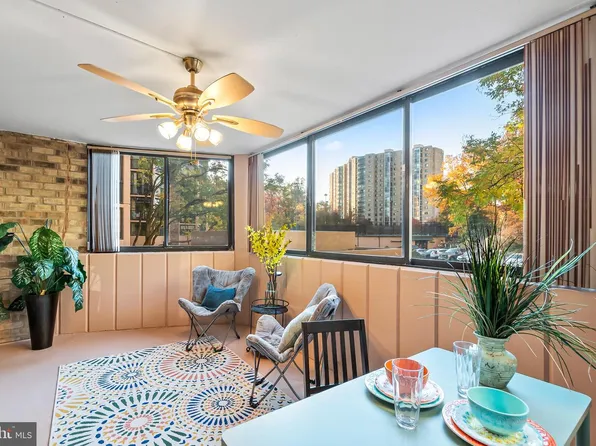 5904 Mount Eagle Dr APT 201, Alexandria, VA 22303