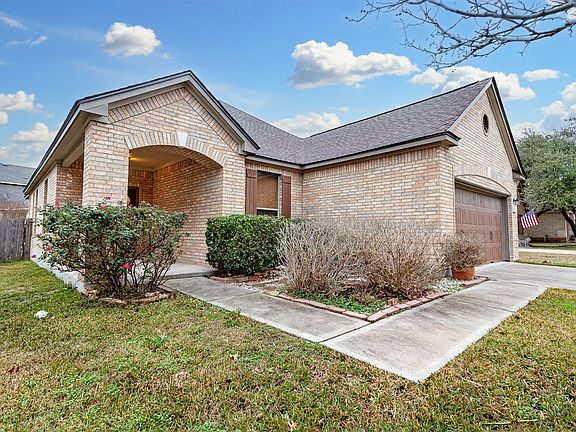 3rd image of 317 Settlers Home Dr