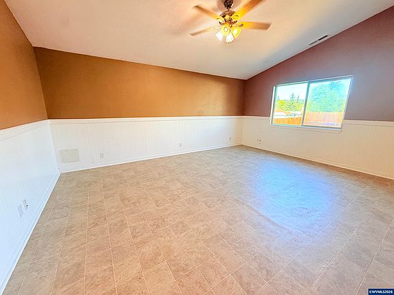 4th image of 1780 Tamarack St