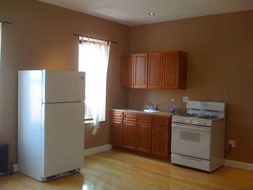 2nd image of 67 Whipple St
