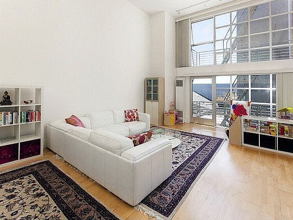 2nd image of 428 8th St APT 203