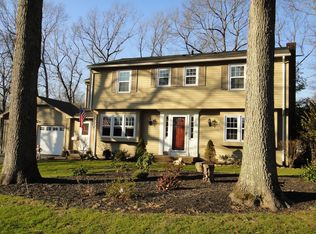 99 Ladderlook Rd, Warwick, RI 02886