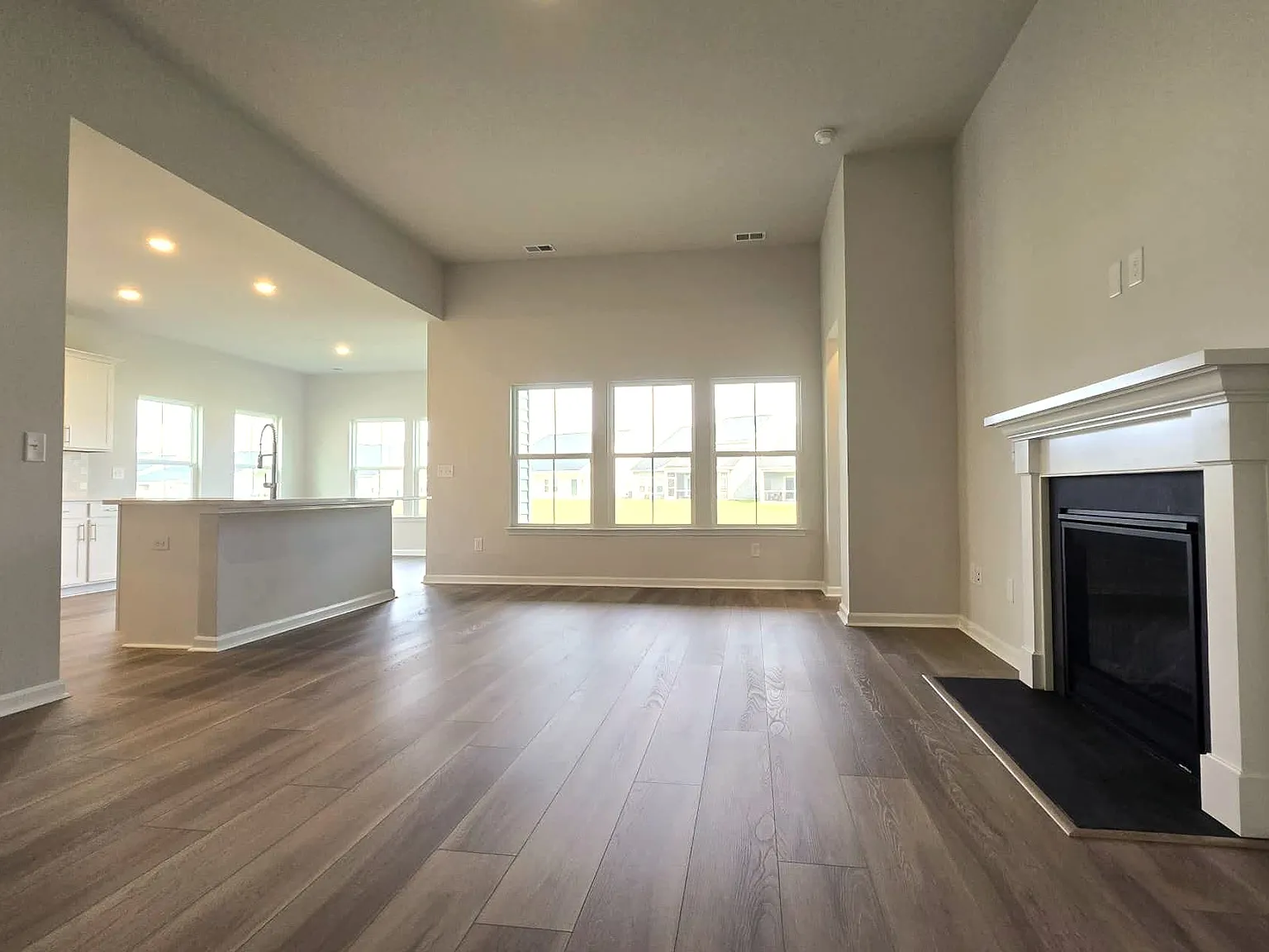 3 bed, 1748 sqft, $2,200 — Photo 3