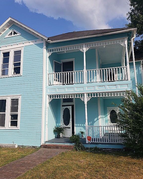 2nd image of 606 Wood Ave E