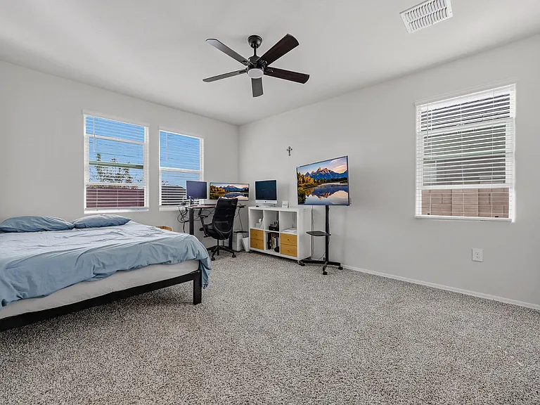 25285 N 185th Dr — Photo 16