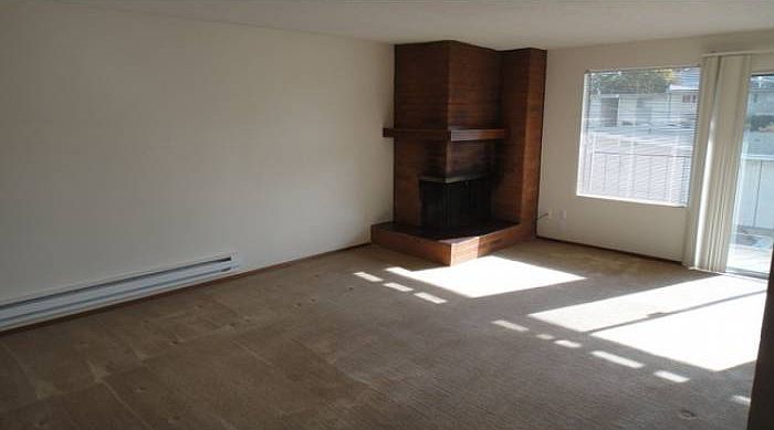 Large Living room w/FP