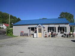 5th image of 256 Burwell St