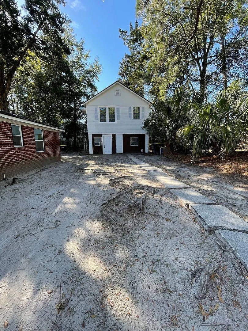 1 Bed | 1 Bath | Private Driveway | W/D Hookups | Near Daffin Park — Photo 1
