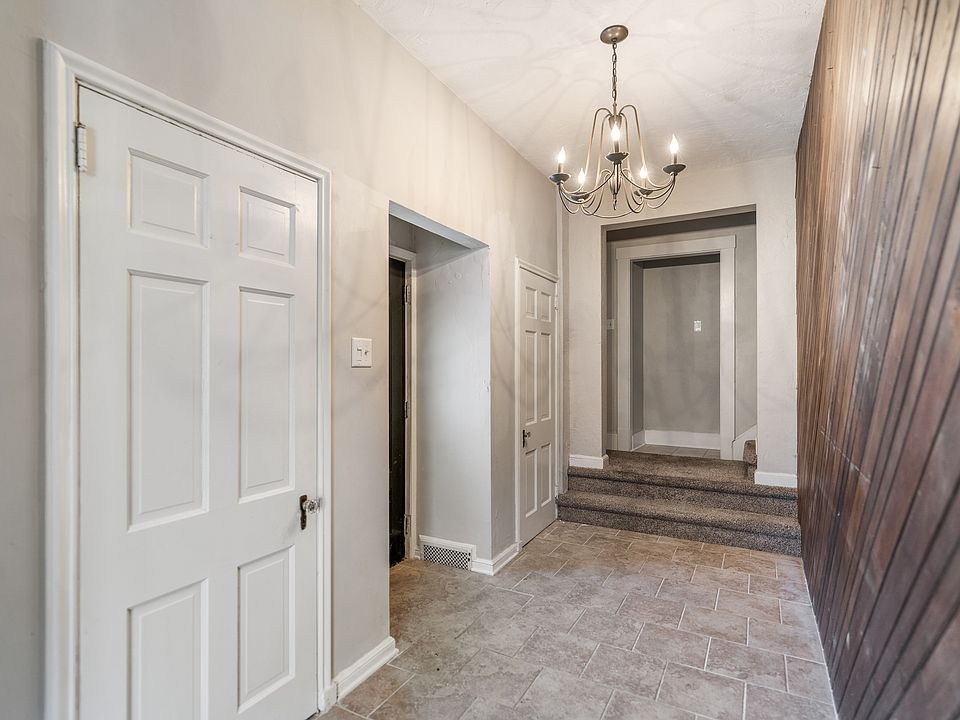 Front Entry Way