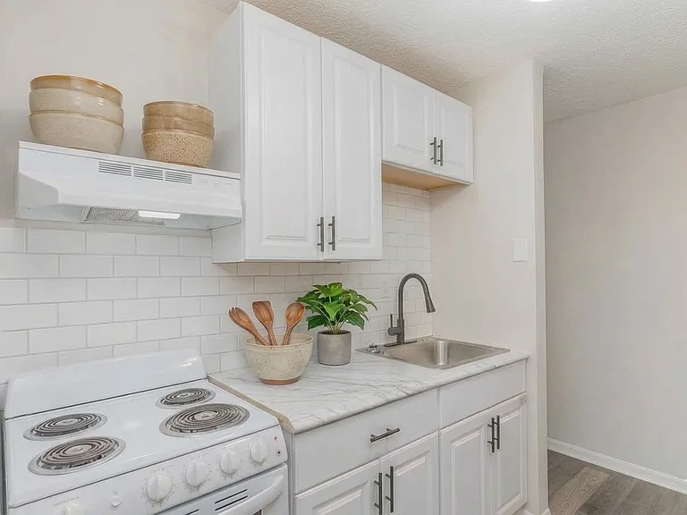 3030 Cleinview Ave #2 — Photo 2