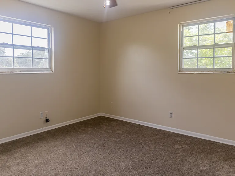 5039 Winchester Dr S — Photo 6