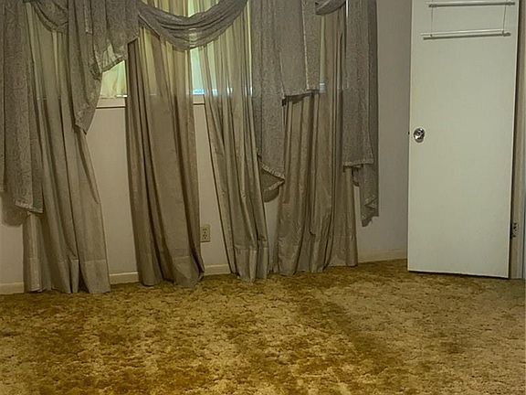 5th image of 414 Crestwood St