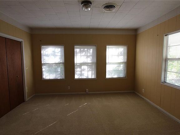 5th image of 1706 1/2 Pecan St