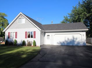 5795 Avalon Dr, Pinconning, MI