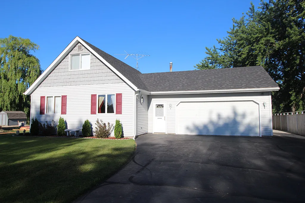 5795 Avalon Dr photo 1