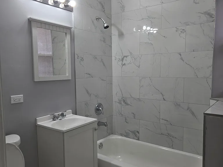 7121 S Eberhart Ave #1 — Photo 1