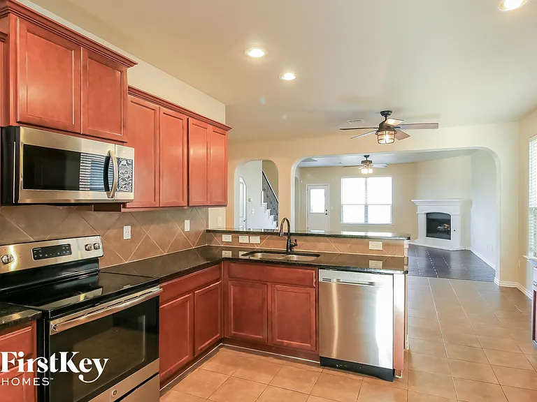 9708 Allie Hope Ln — Photo 6