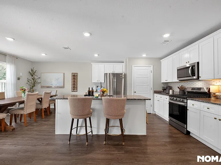 1008 Enclave Cir — Photo 10