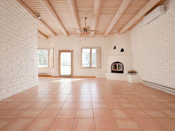 3rd image of 33 Herrada Rd