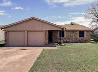 6604 Memory Ln, Watauga, TX 76148