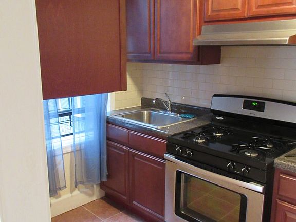 3rd image of 246 W 150th St APT 4J