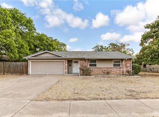 505 E Prairie View Rd, Crowley, TX 76036