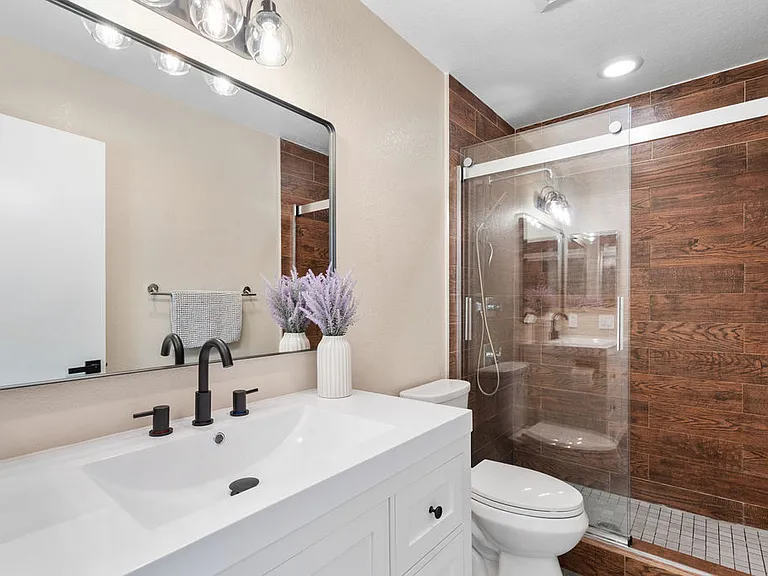 2024 S Bon View Ave #C — Photo 7