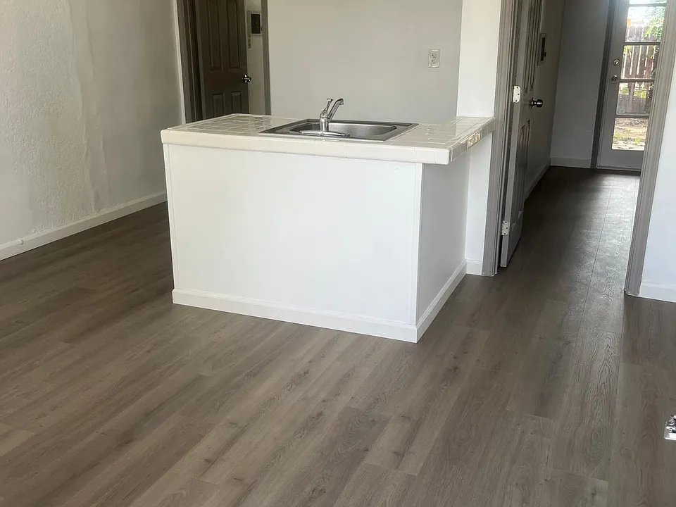 1/2 Greenfield Dr